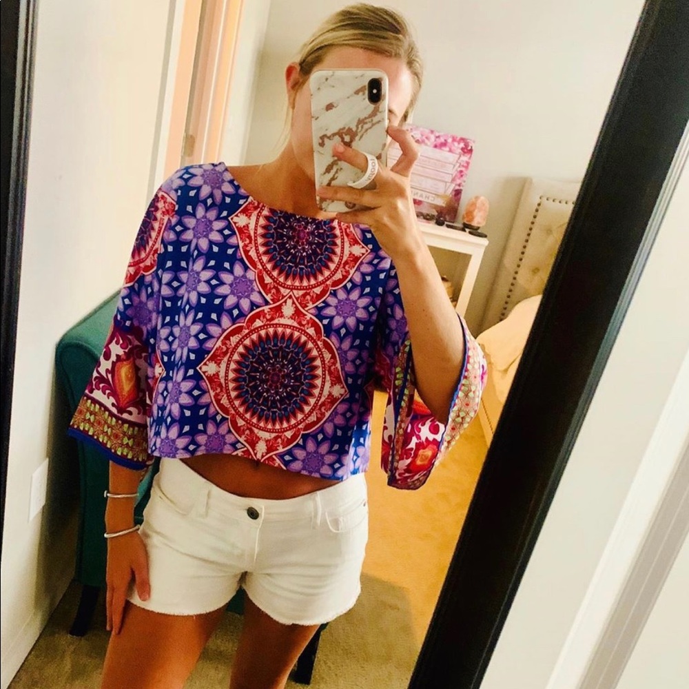 Boutique cropped shirt